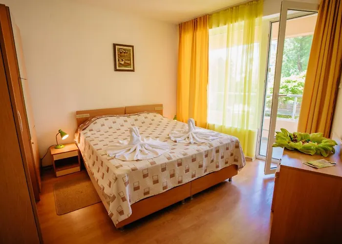 Mng Yassen סאני ביץ'