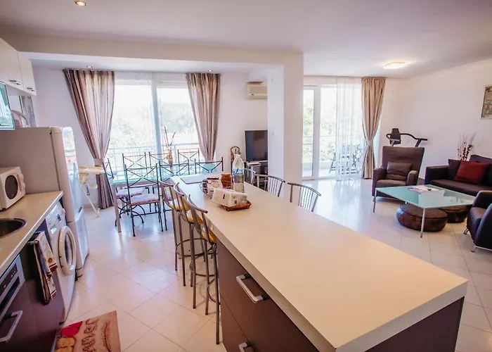 Apartmanhotel Mng Yassen Napospart